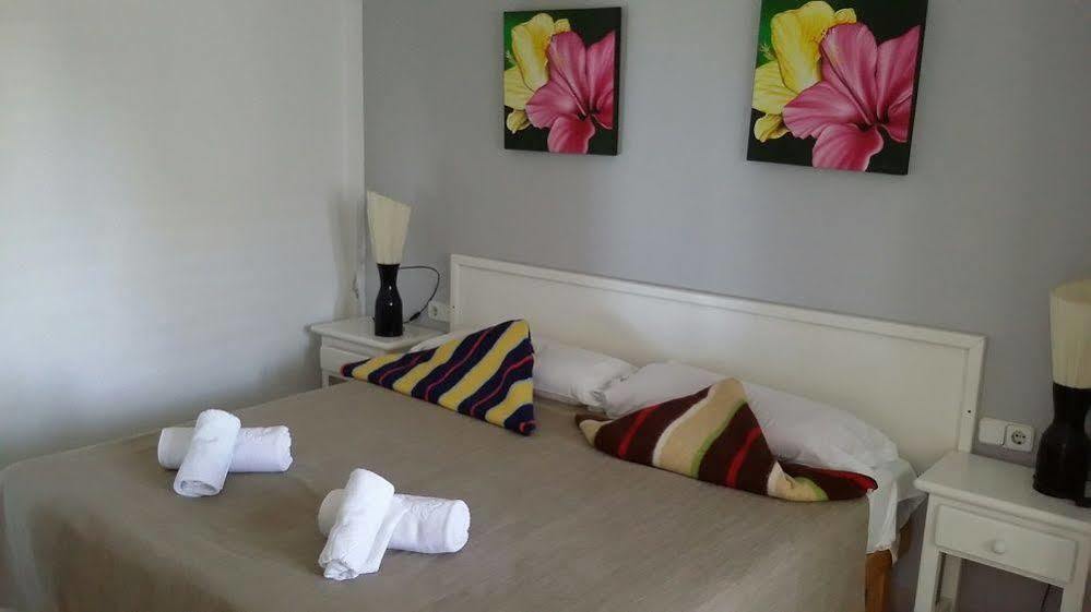 Apartamentos Colomar Санта-Еулалія-дель-Ріо Екстер'єр фото